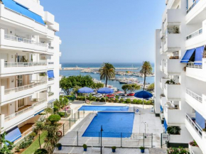 Estepona Marina. Sea views, pool, wifi and parking.